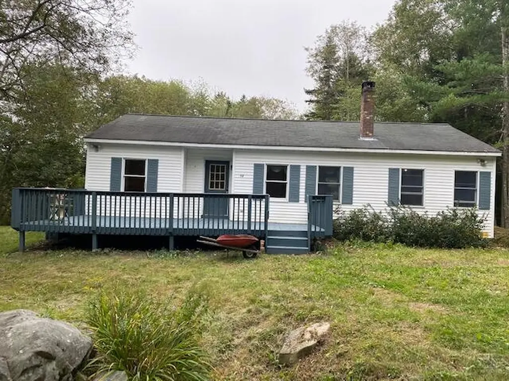 14 Dallas Drive Boothbay ME 04537