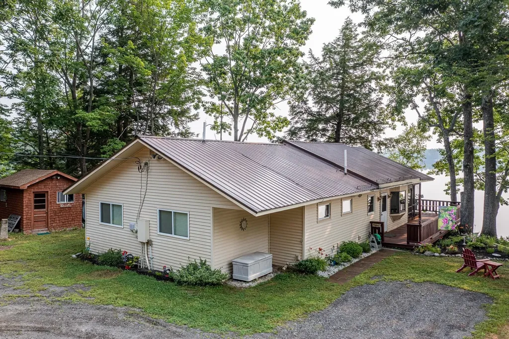 37 Williams Road Vassalboro ME 04989