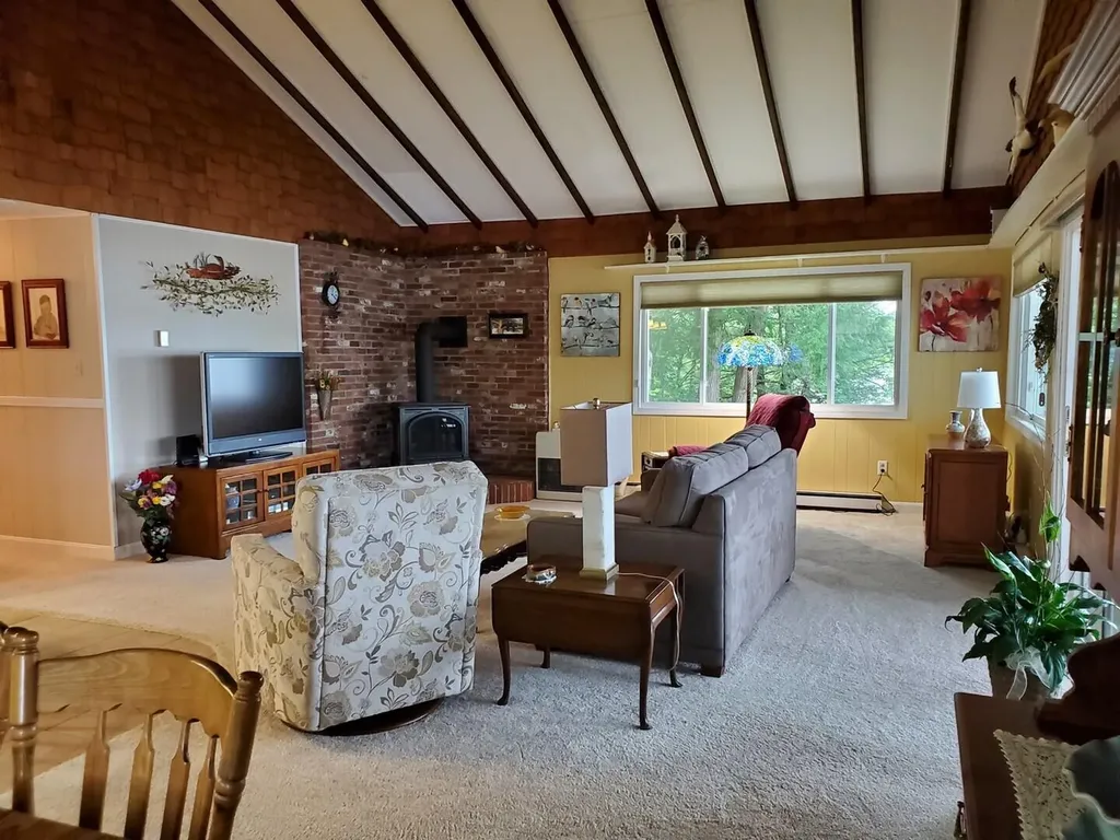 37 Williams Road Vassalboro ME 04989