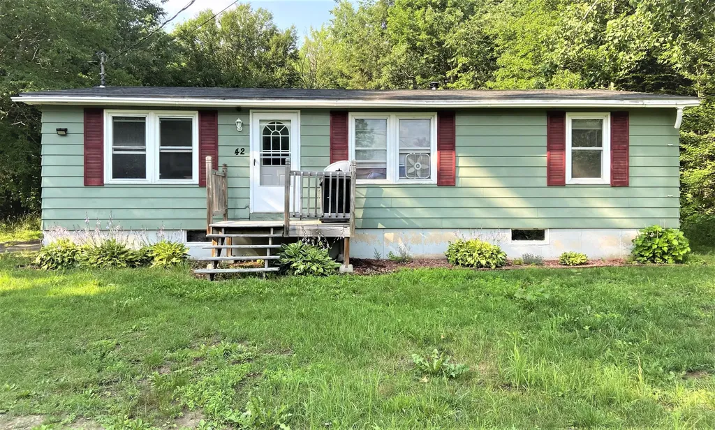 42 Hemlock Ridge Road Chelsea ME 04330