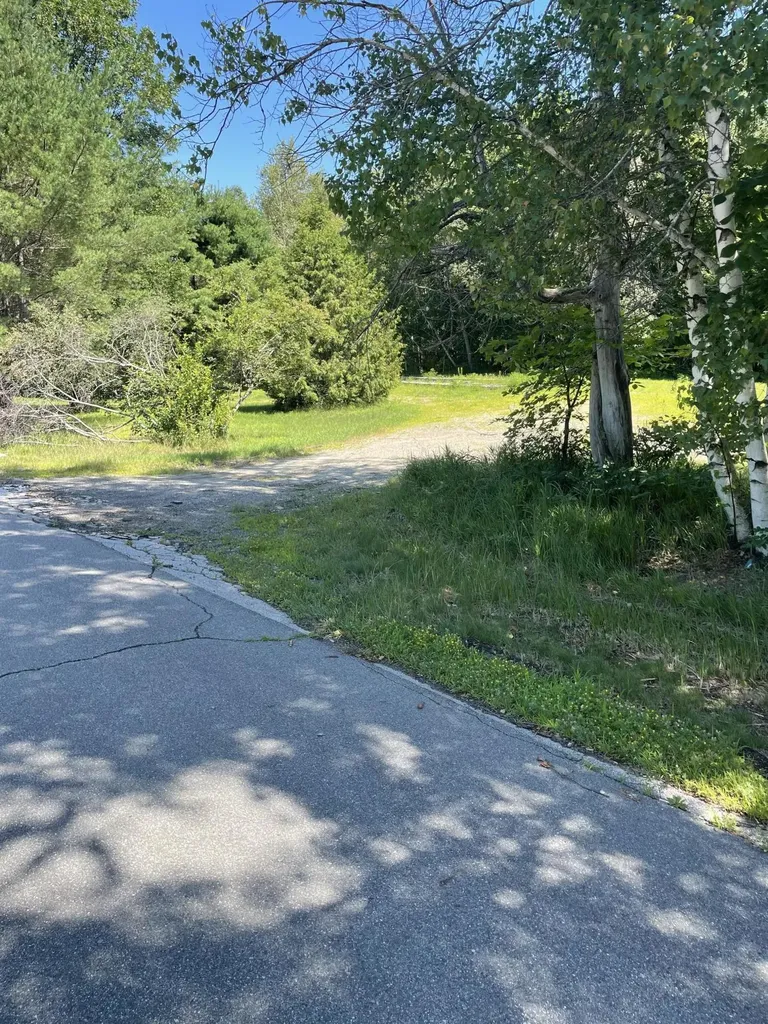 45 Main Road Greenbush ME 04418