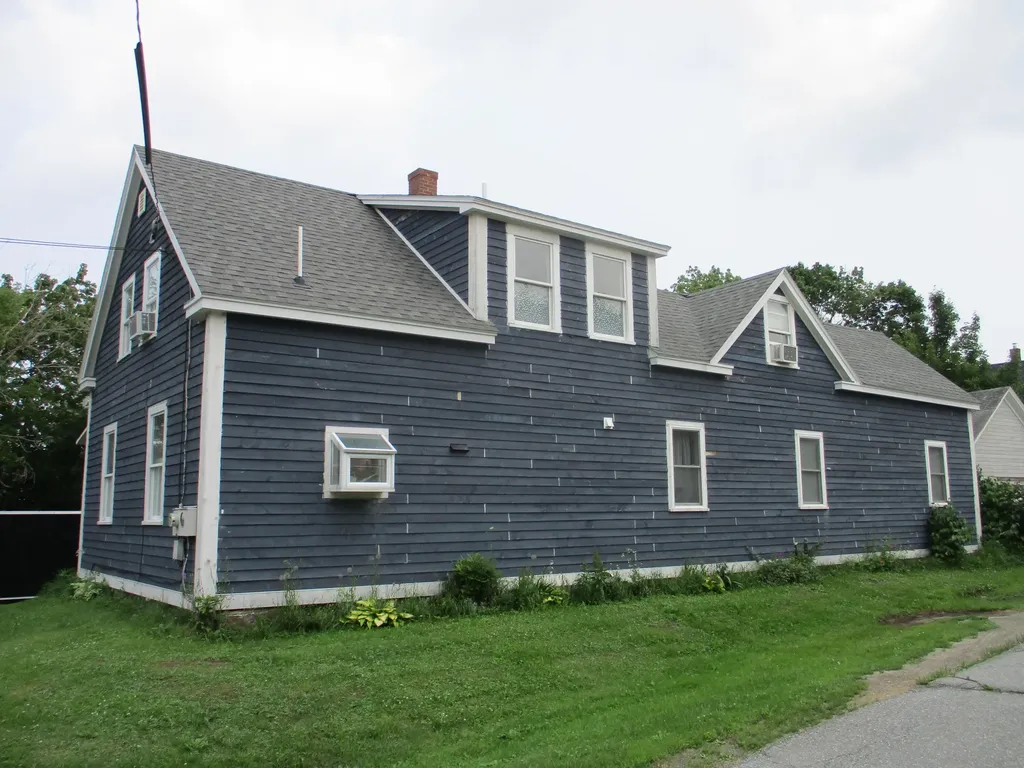 74 Pleasant Street Rockland ME 04841