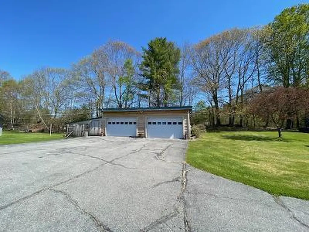 479 Bean Road Mount Vernon ME 04352