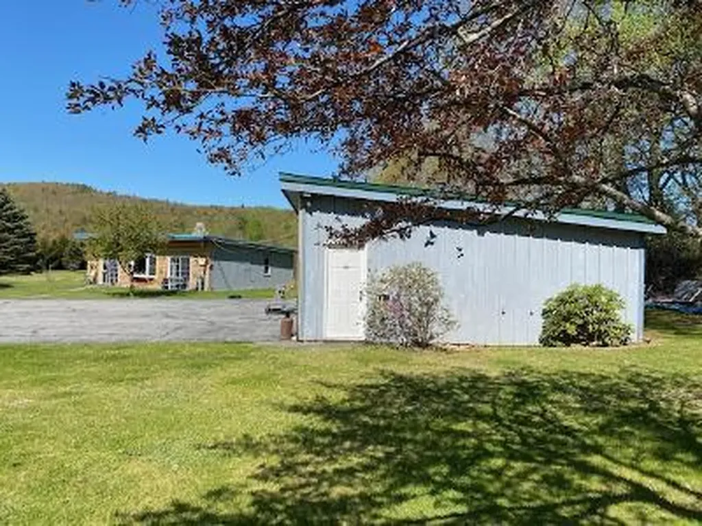 479 Bean Road Mount Vernon ME 04352