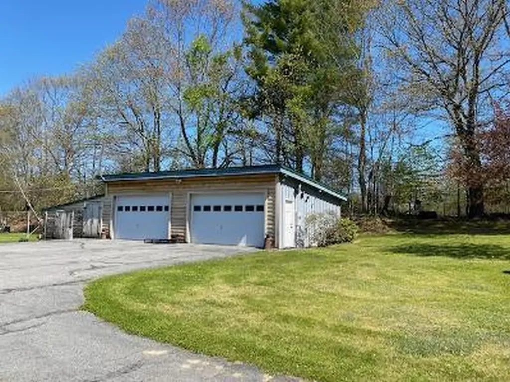 479 Bean Road Mount Vernon ME 04352
