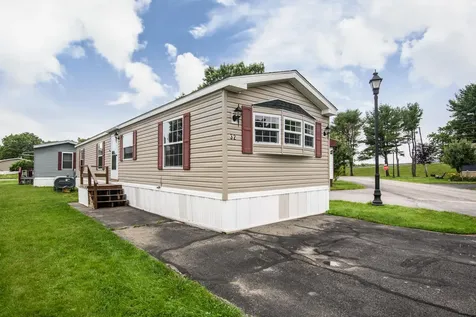 32 Blackberry Place Kittery ME 03904