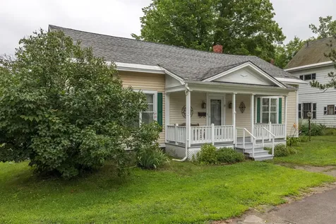 15 Shaw Street Newport ME 04953