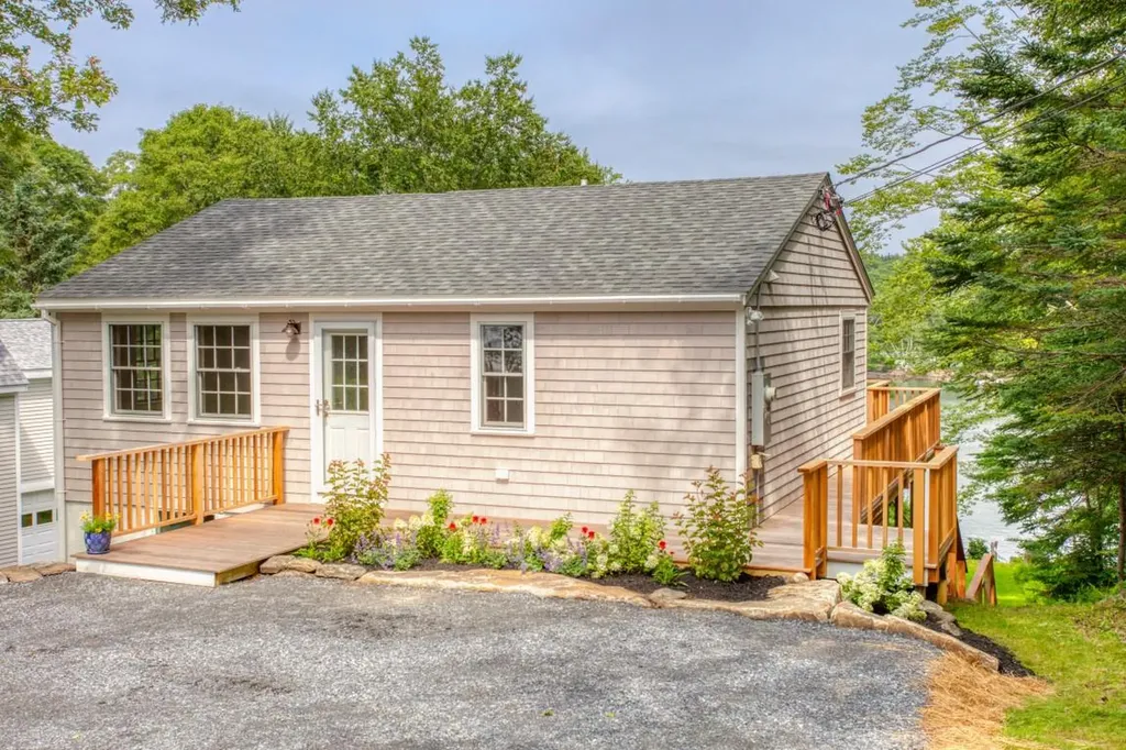 672 Ocean Point Road Boothbay ME 04544