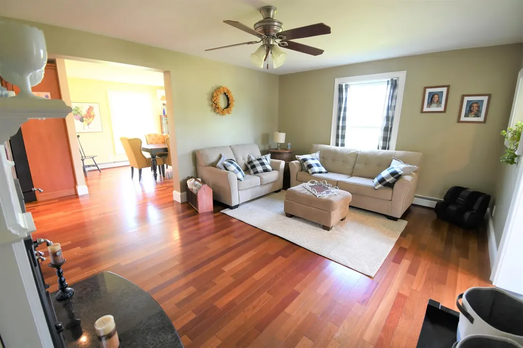 476 Stream Road Winterport ME 04496