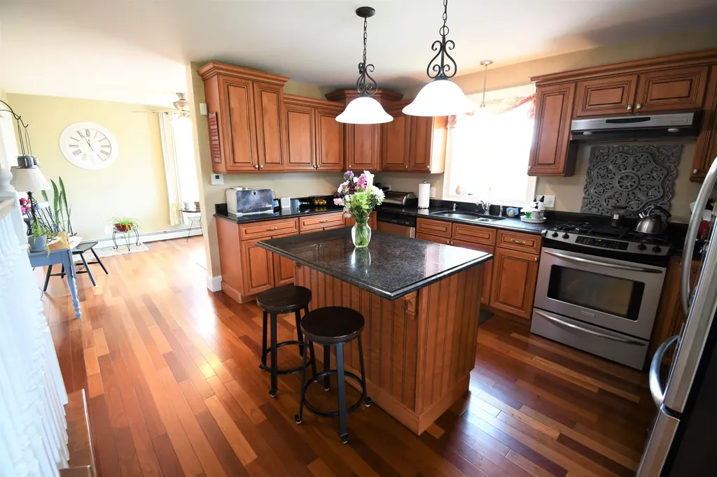 476 Stream Road Winterport ME 04496