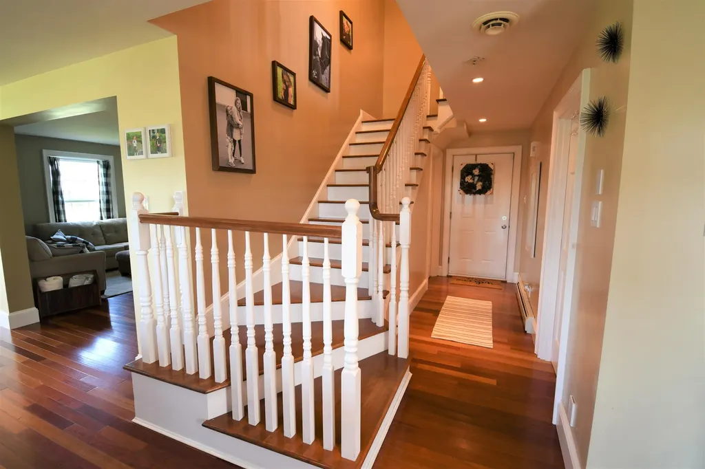 476 Stream Road Winterport ME 04496
