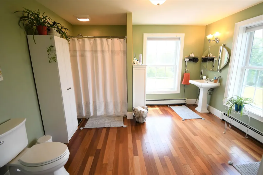 476 Stream Road Winterport ME 04496