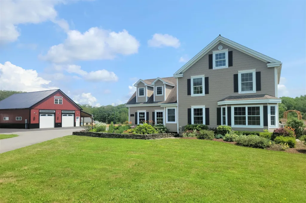 476 Stream Road Winterport ME 04496