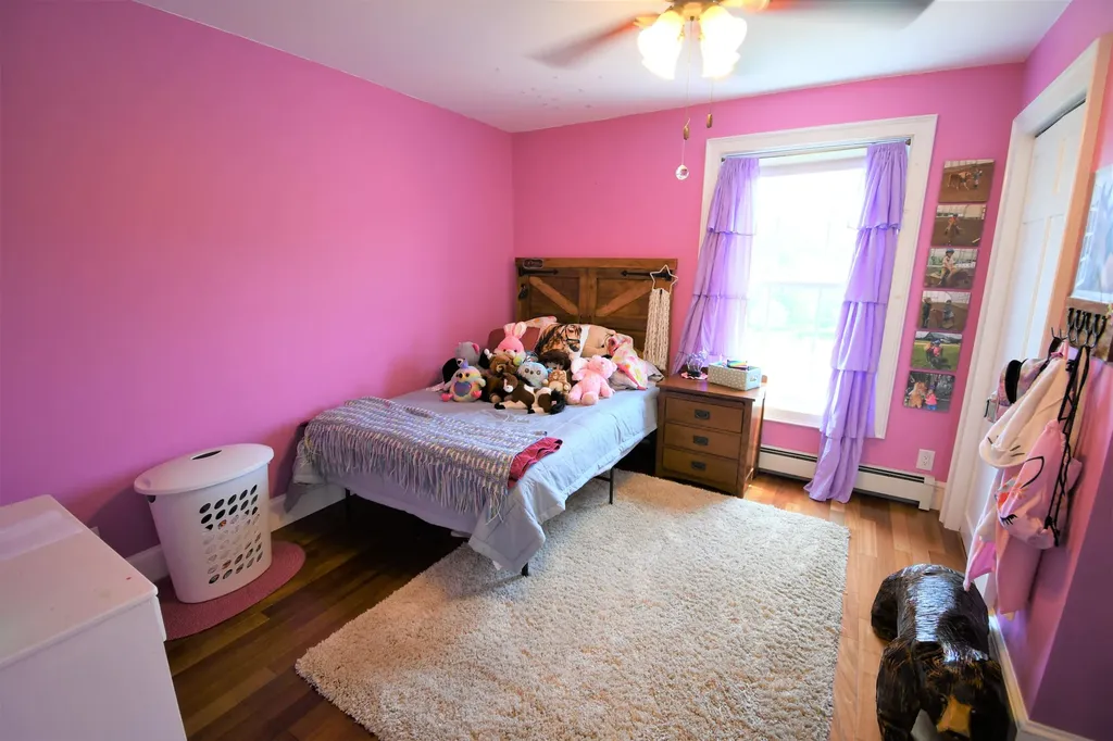 476 Stream Road Winterport ME 04496