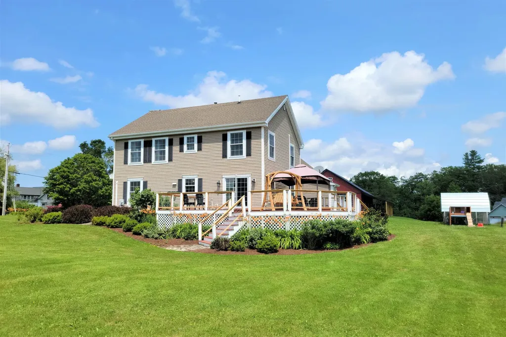 476 Stream Road Winterport ME 04496