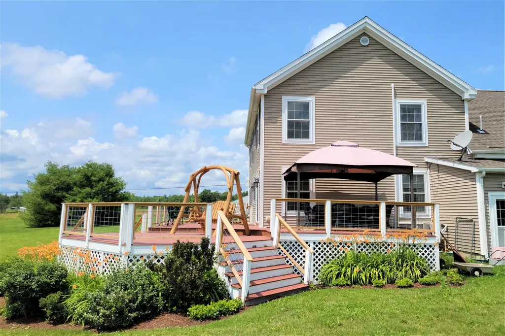 476 Stream Road Winterport ME 04496