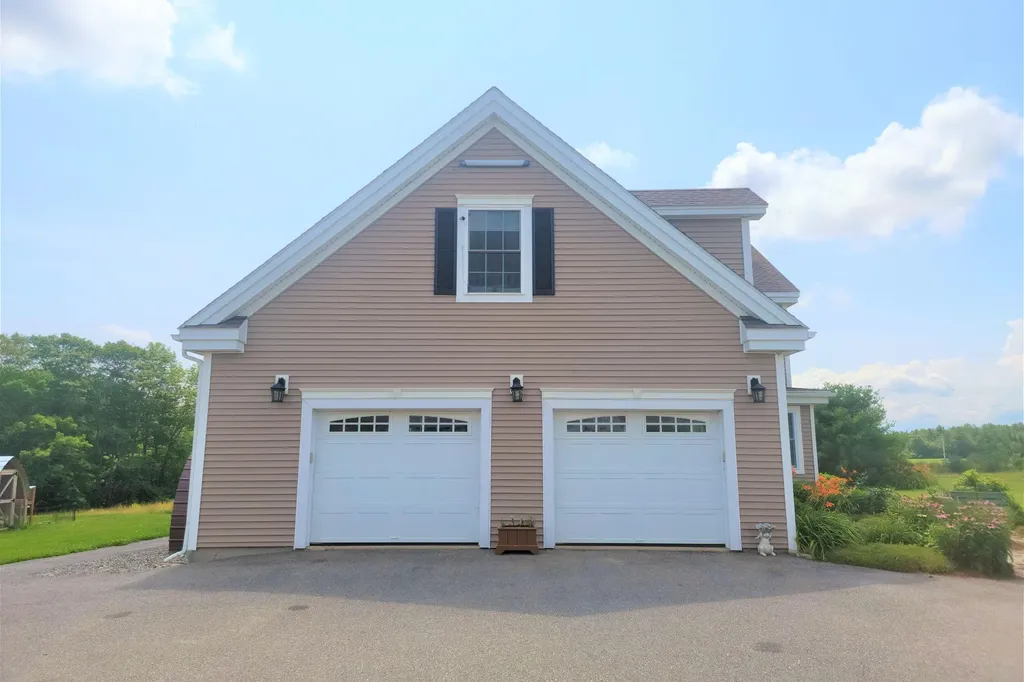 476 Stream Road Winterport ME 04496
