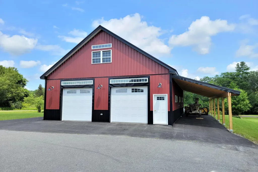 476 Stream Road Winterport ME 04496