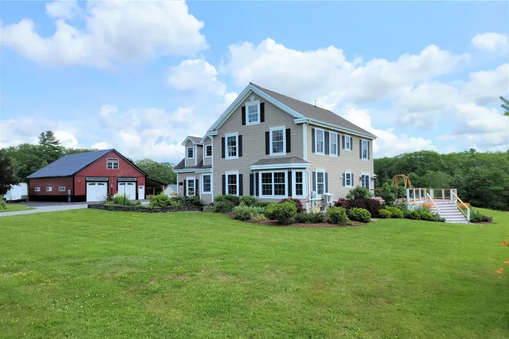 476 Stream Road Winterport ME 04496