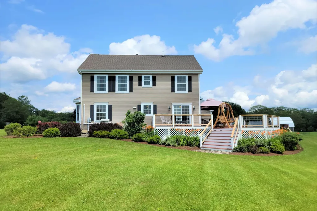 476 Stream Road Winterport ME 04496