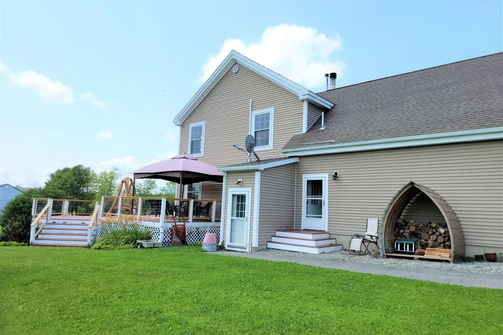 476 Stream Road Winterport ME 04496