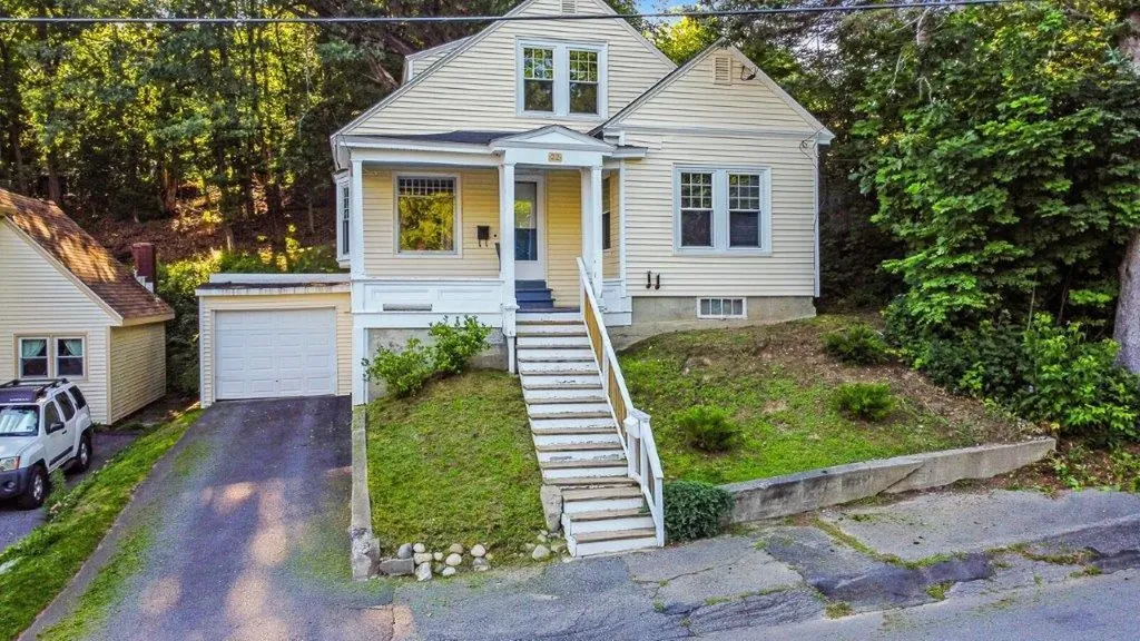22 Pike Street Augusta ME 04330