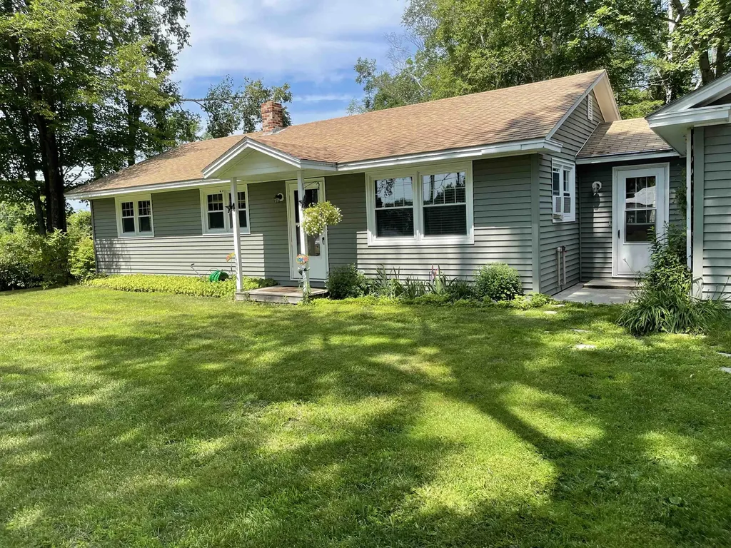 4 Acadia Street Dexter ME 04930
