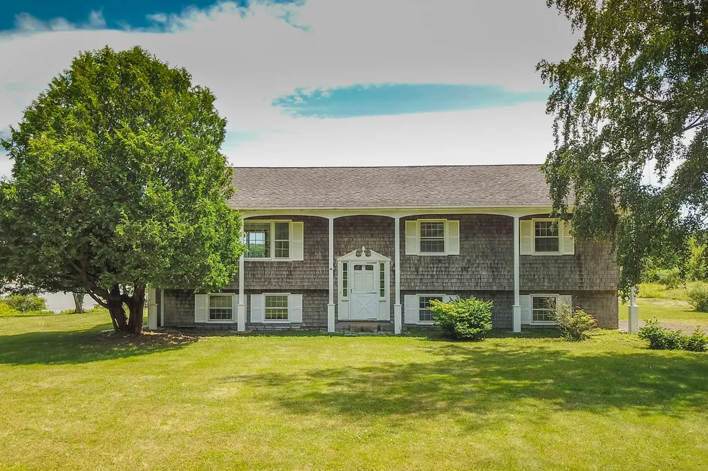 153 Dublin Road South Thomaston ME 04858