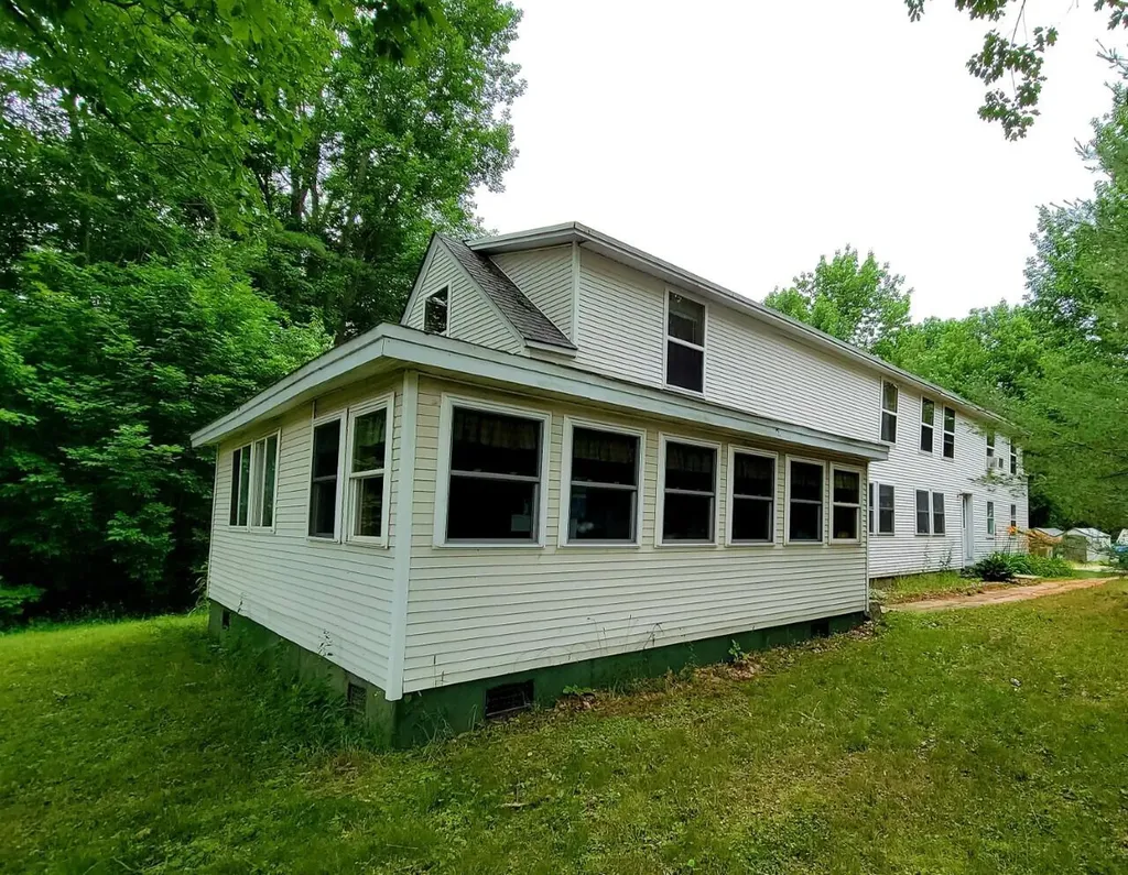 211 Lewiston Road Gray ME 04039