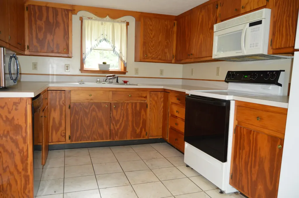 211 Lewiston Road Gray ME 04039