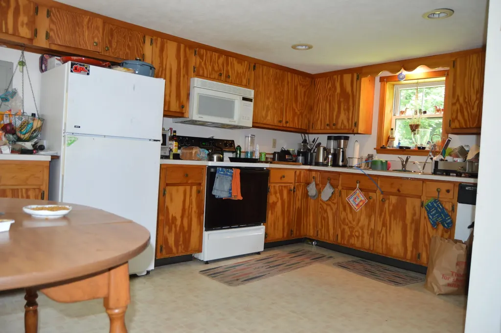 211 Lewiston Road Gray ME 04039