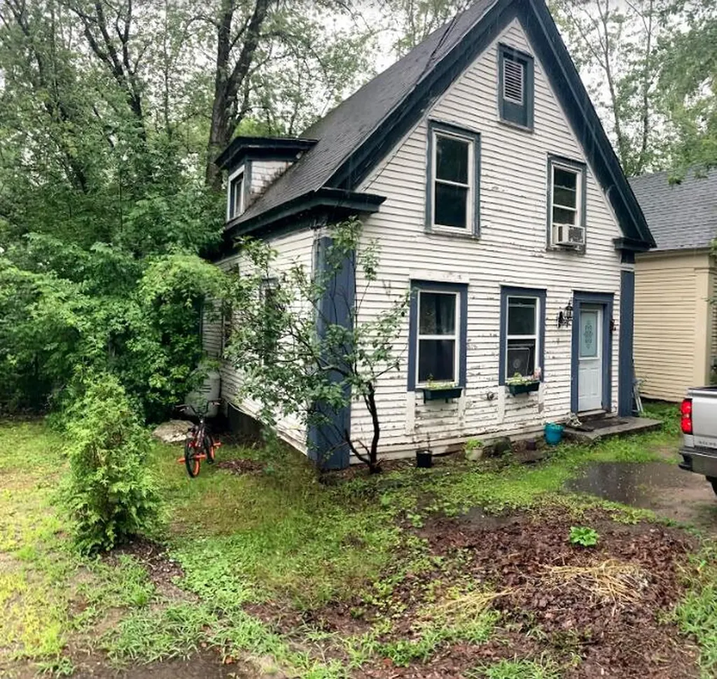 9 Morrill Street Buckfield ME 04220