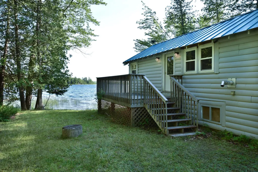 114 Smith Road Hudson ME 04449