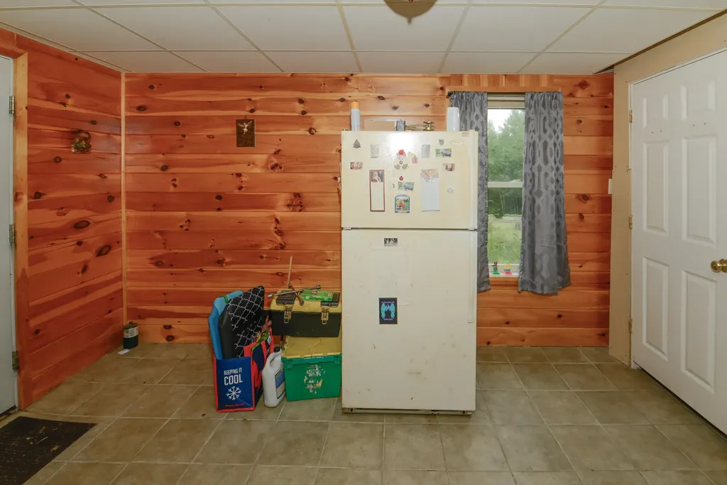 25 Fern Avenue Naples ME 04055
