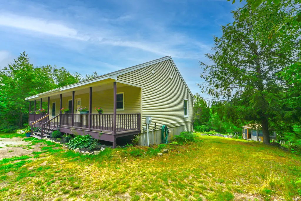 25 Fern Avenue Naples ME 04055