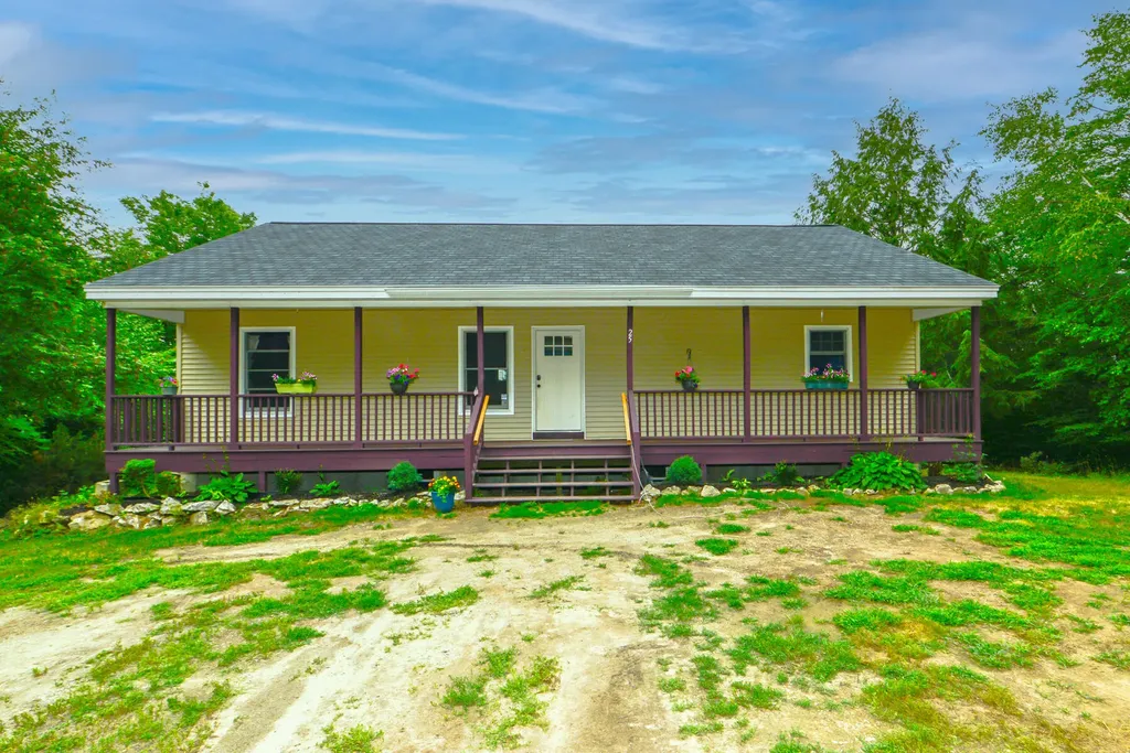 25 Fern Avenue Naples ME 04055