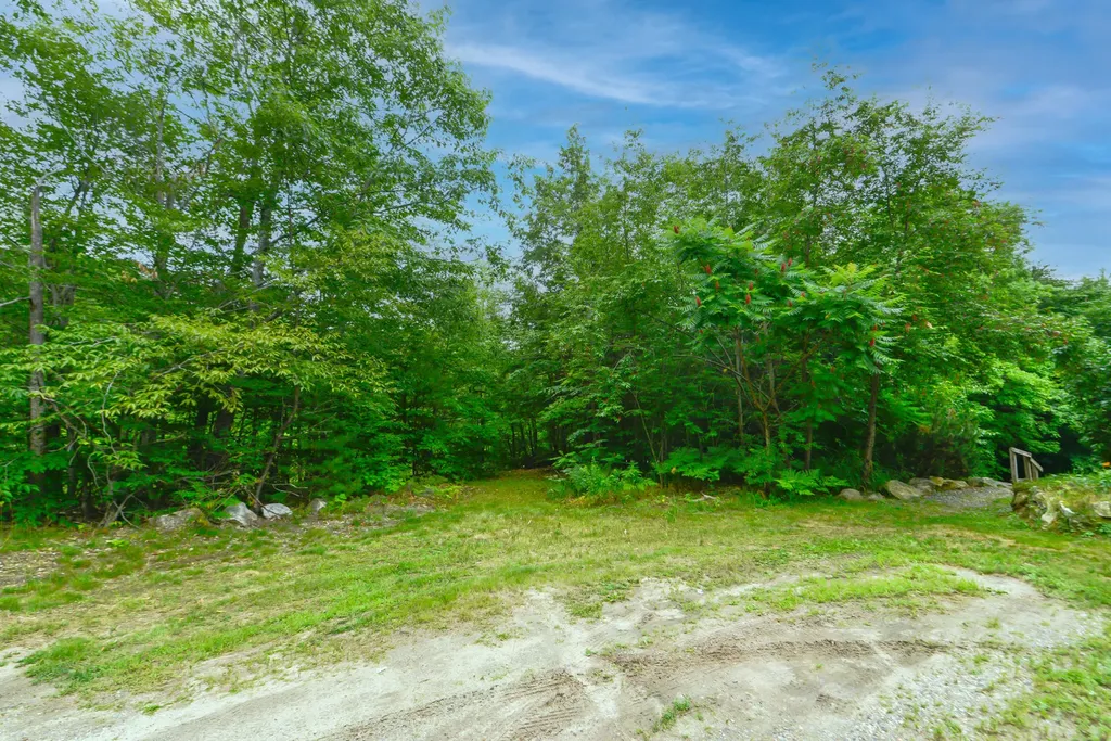 25 Fern Avenue Naples ME 04055