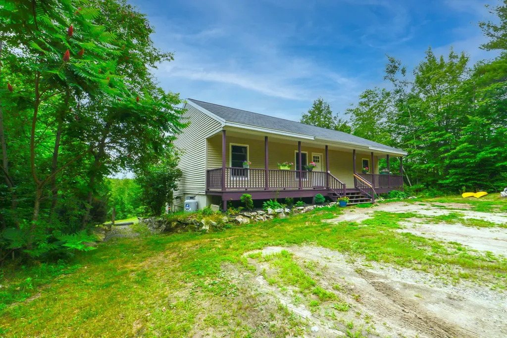 25 Fern Avenue Naples ME 04055