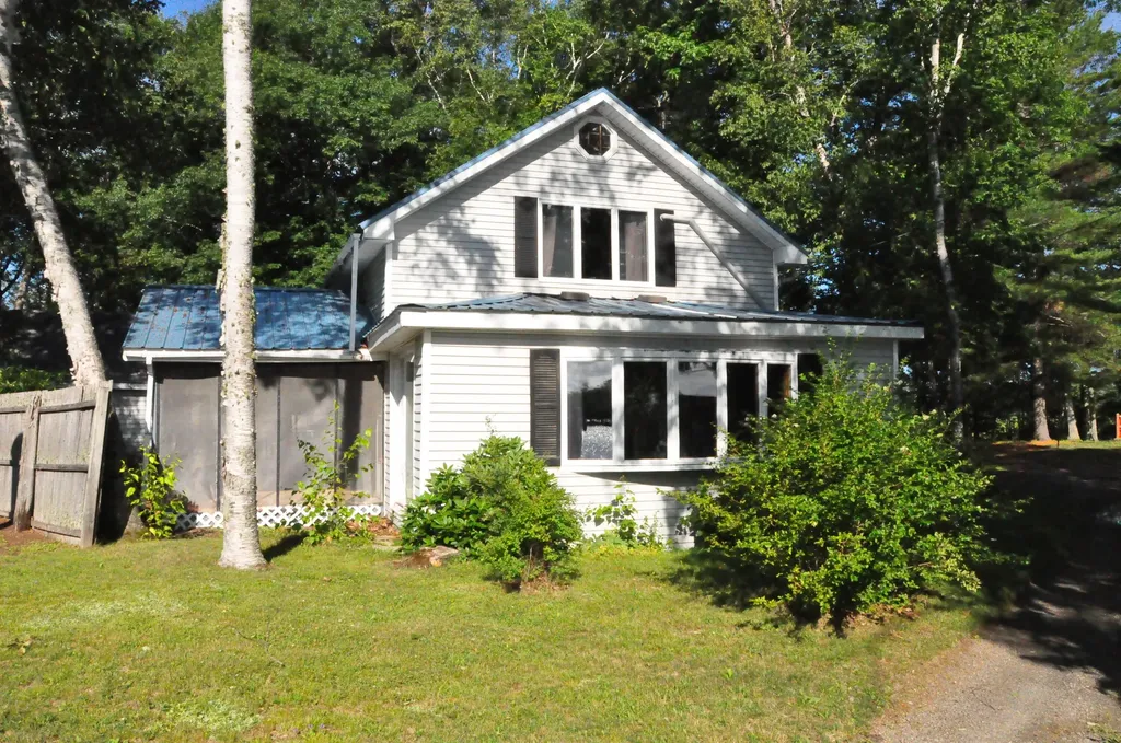 9 Marsh View Lane Glenburn ME 04401