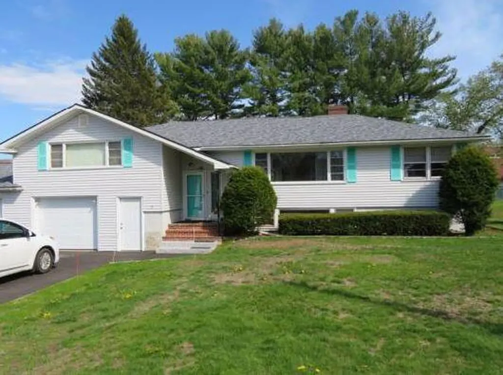 11 Highland Street Biddeford ME 04005