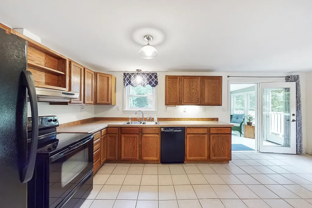 12 Oak Ridge Drive Standish ME 04084