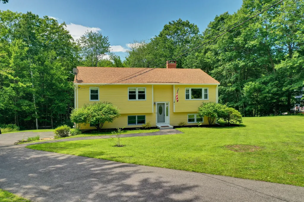 12 Oak Ridge Drive Standish ME 04084