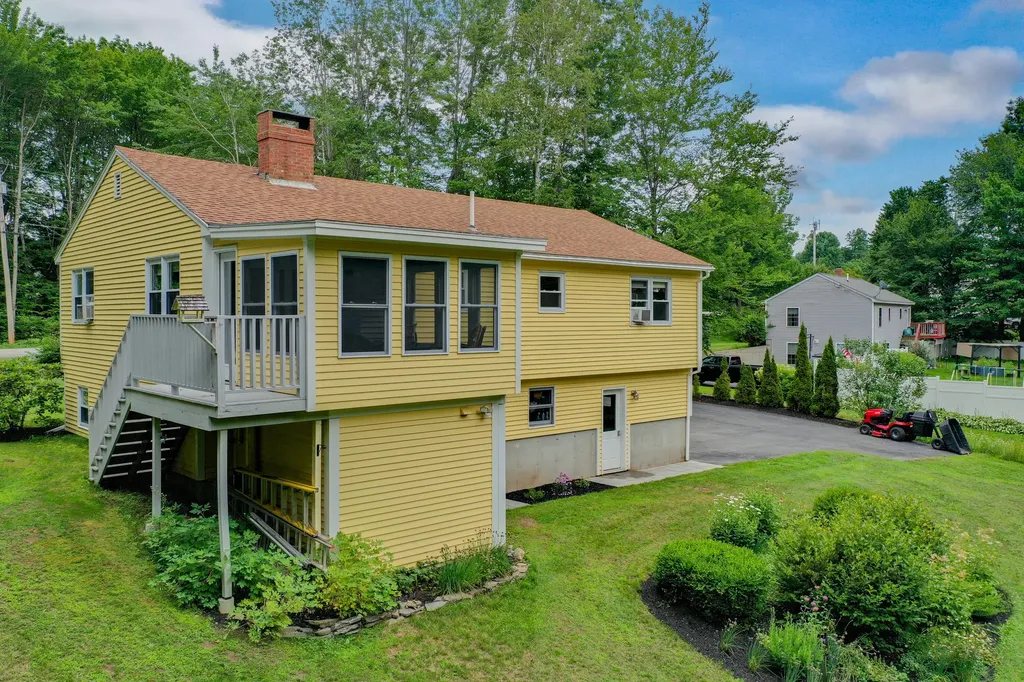 12 Oak Ridge Drive Standish ME 04084