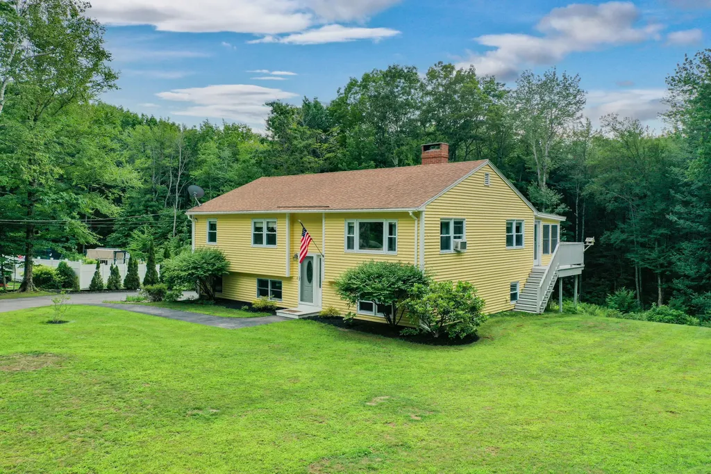 12 Oak Ridge Drive Standish ME 04084