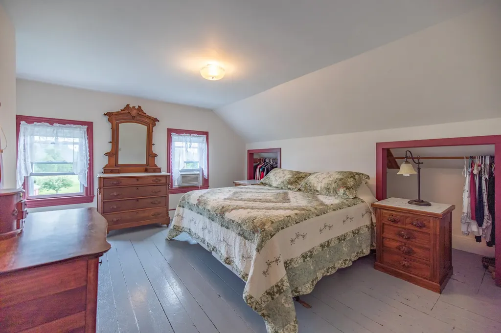 272 S Witham Road Auburn ME 04210
