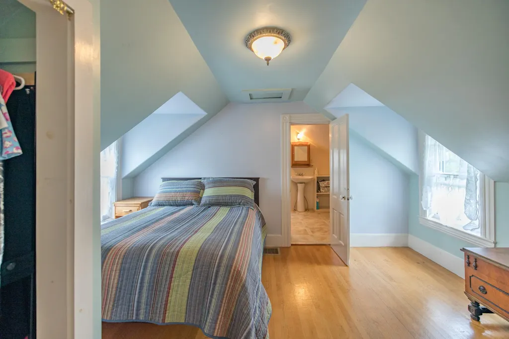 272 S Witham Road Auburn ME 04210