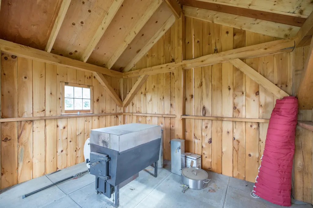 272 S Witham Road Auburn ME 04210