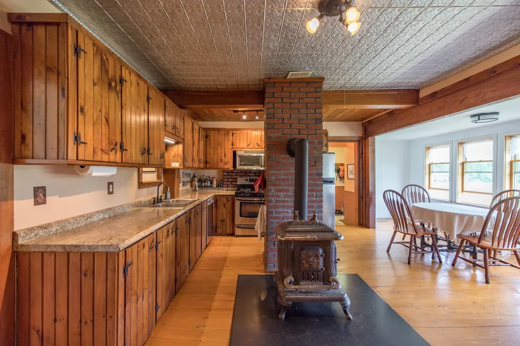 272 S Witham Road Auburn ME 04210