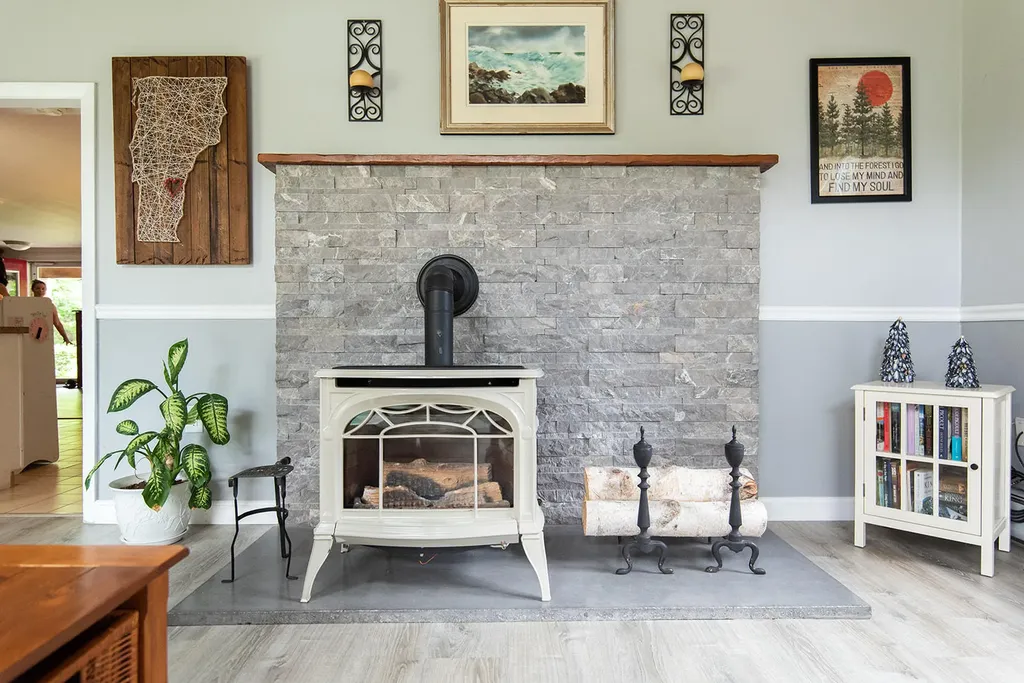 42 North Street Gorham ME 04038