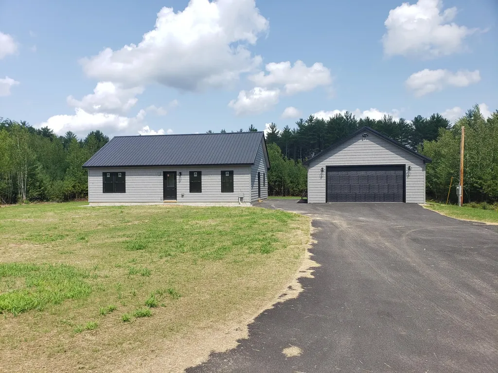 13 Silver Way Oxford ME 04270